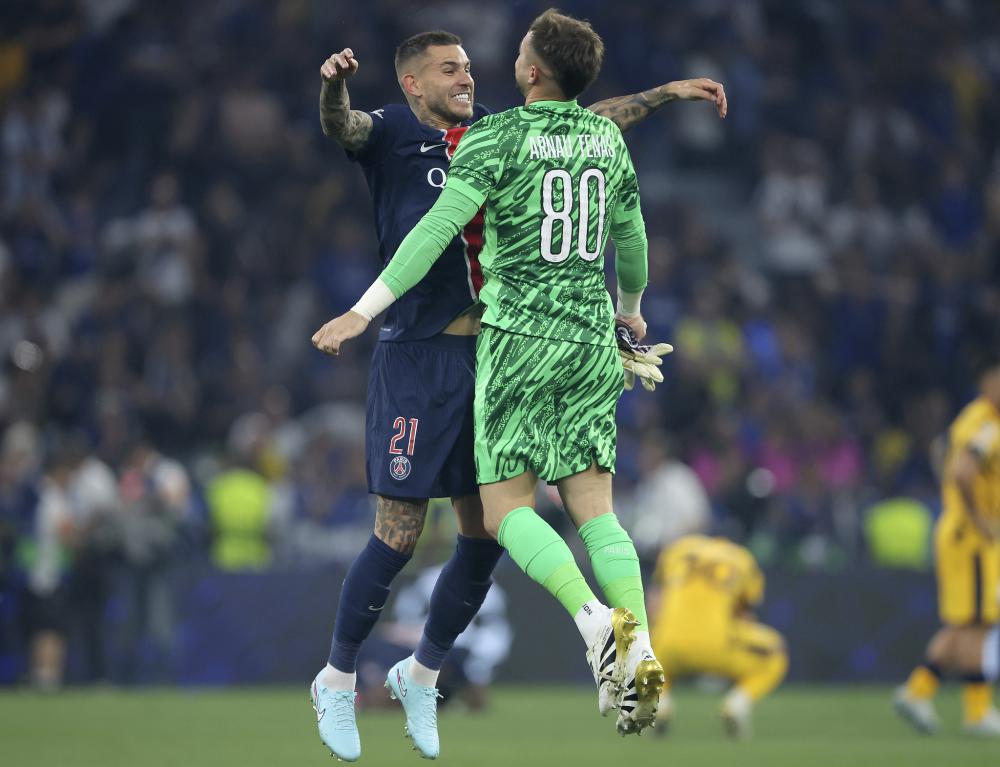 意甲西甲齐变天！AC米兰1-0登顶，巴萨3-1反超皇马，尤文终结2连平，马竞7连胜